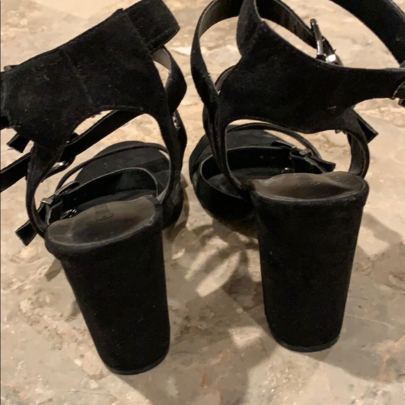 DONATED Black Suede Strappy Chunky Heels - Picture 5 of 5